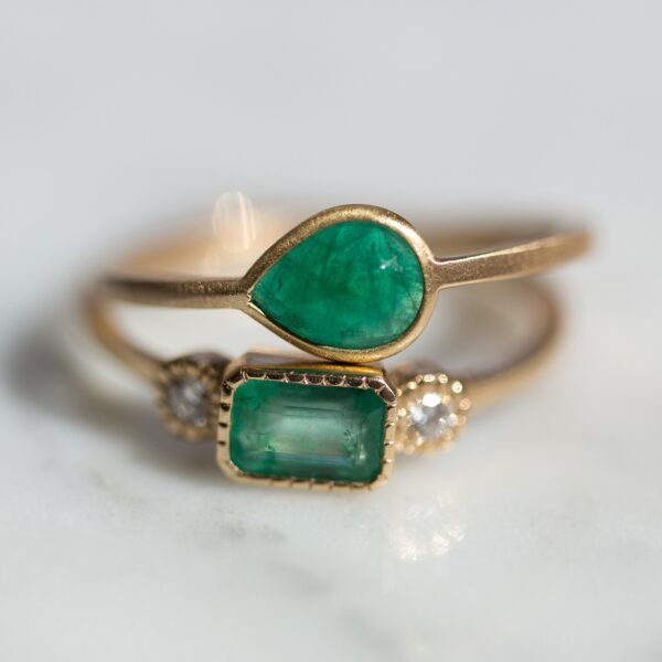 Lexie Emerald Ring with Diamonds - Image 5