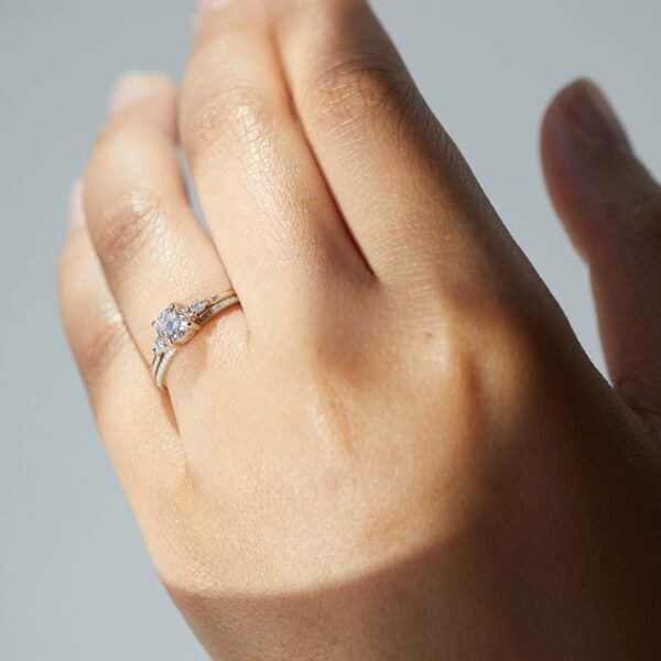 Anna the Swan Diamond Ring - Image 3