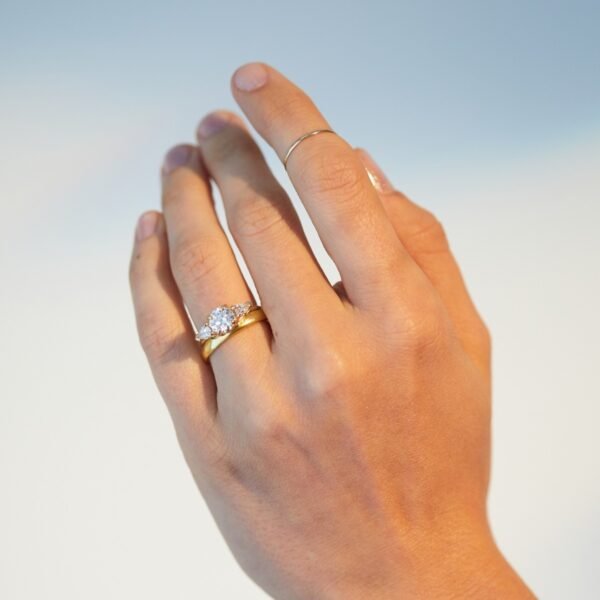 Old World Catbird Classic Wedding Band - Image 3