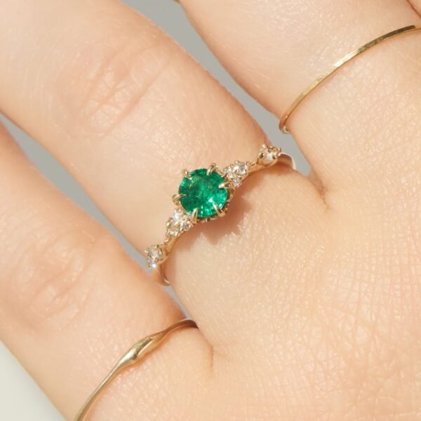 Holiday Emerald Ring - Image 2