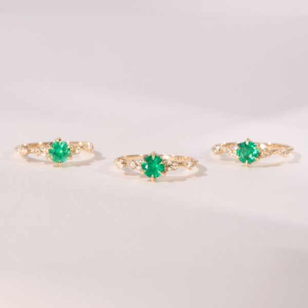 Holiday Emerald Ring - Image 5