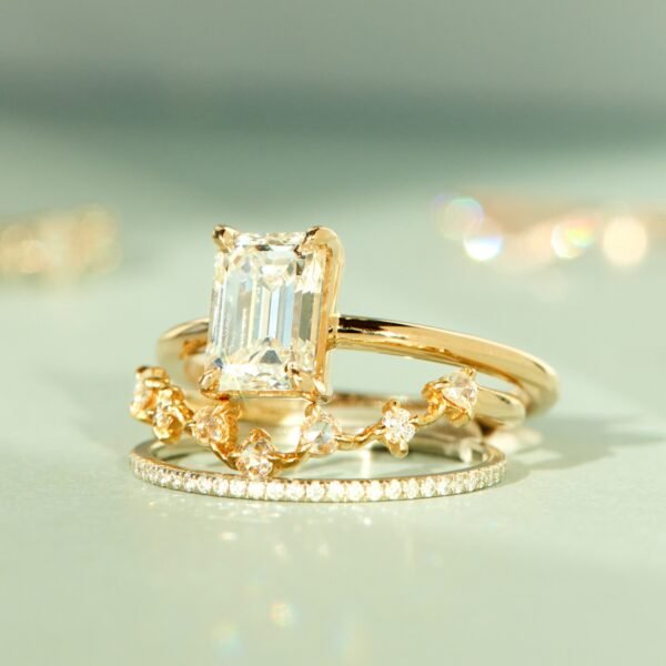 The Emerald Cut Grand Swan Solitaire Ring (Lab-Grown Diamond) - Image 5