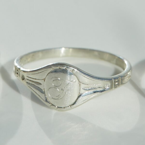 Grand Cygnet Ring, Silver - Image 7