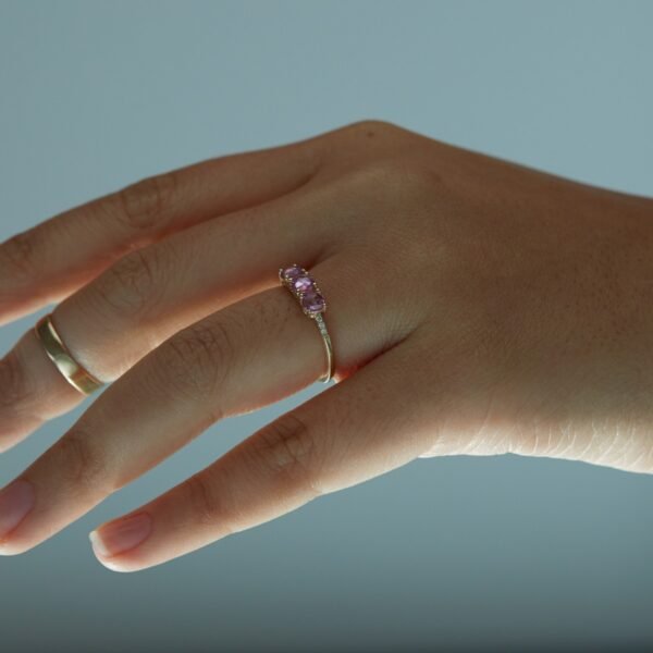 La Vie en Rose Pink Sapphire Ring - Image 3