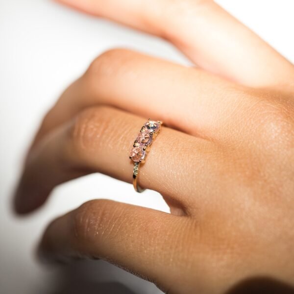 La Vie en Rose Pink Sapphire Ring - Image 2