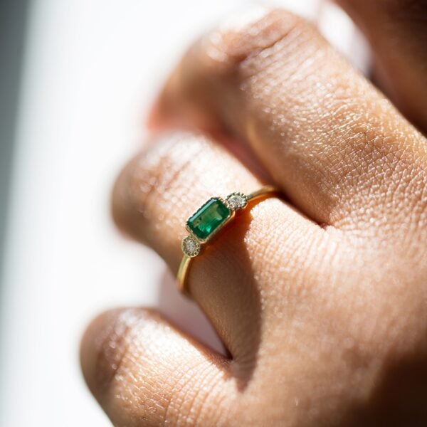 Lexie Emerald Ring with Diamonds - Image 2